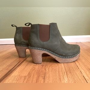 Calou Stockholm Doris Boot in Suede Olive Green. EU Size 37